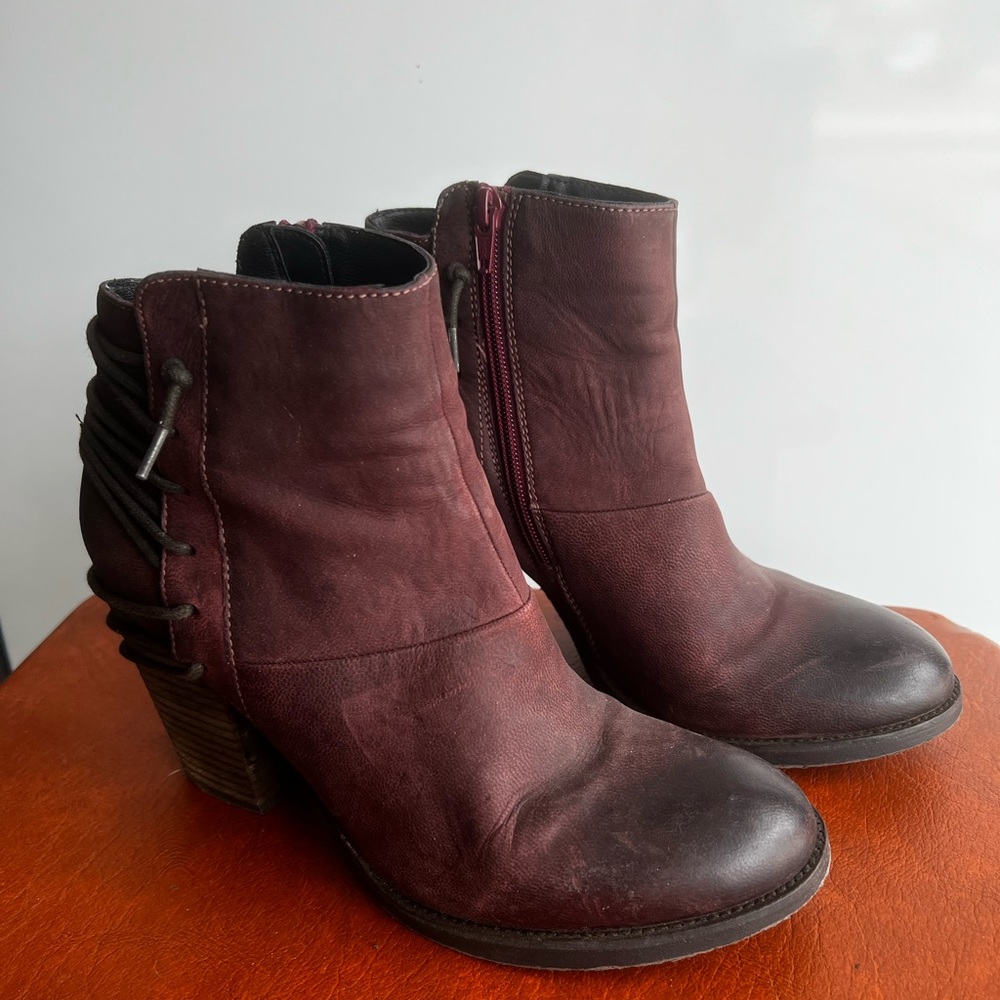Steve Madden “Raglin” Booties In Plum Never Used - image 5